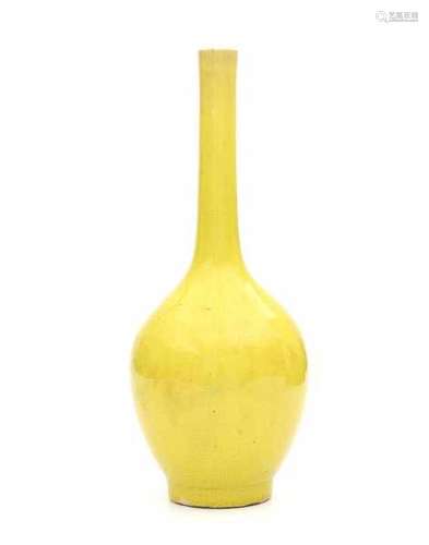 A Chinese crackled glaze monochrome yellow bottle vase. 20th century.height 31 cm.- - -29.00 %