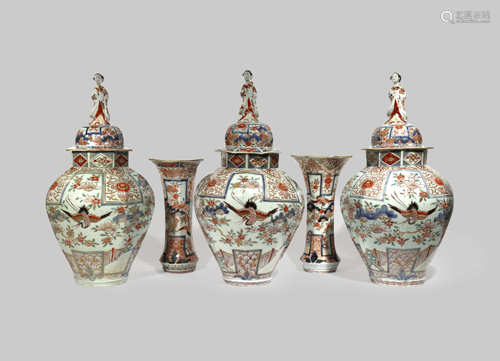 A JAPANESE IMARI FIVE-PIECE GARNITURE