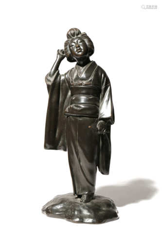 A JAPANESE BRONZE FIGURE OF A BIJIN