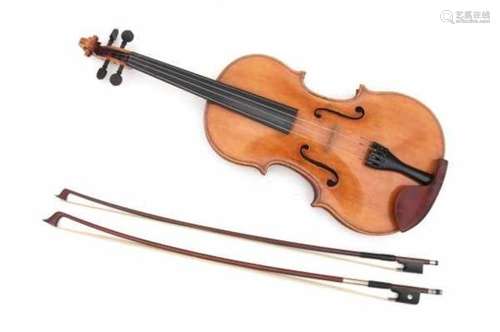 An altviolin. Made by Melvin Goldmith Maldon. 2010. With two bows, the bows with defects. With