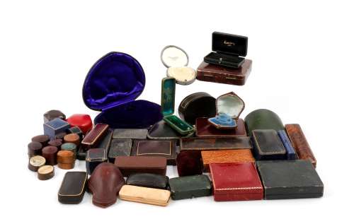 A quantity of antique and modern jewellery boxes
