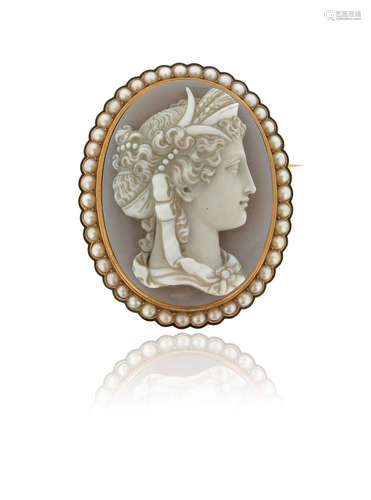 A Victorian hardstone cameo brooch