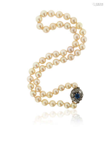 A single-row cultured pearl necklace