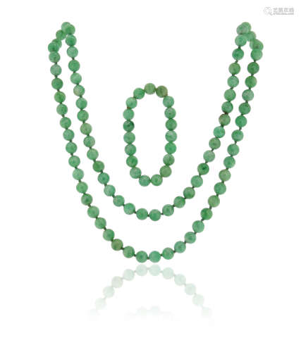 A jade bead necklace and bracelet