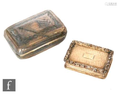 A William IV hallmarked silver rectangular vinaigrette with raised foliate border, length 3cm,