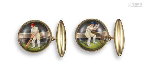 A pair of reverse-carved crystal cufflinks
