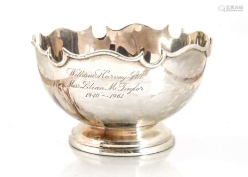 A 1960s silver presentation trophy bowl from Goldsmiths & Silversmiths, engraved, 11.75 ozt