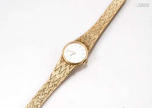 A c1980s Omega De Ville manual wind 9ct gold lady's wristwatch, 20mm case, on integrated 9ct gold