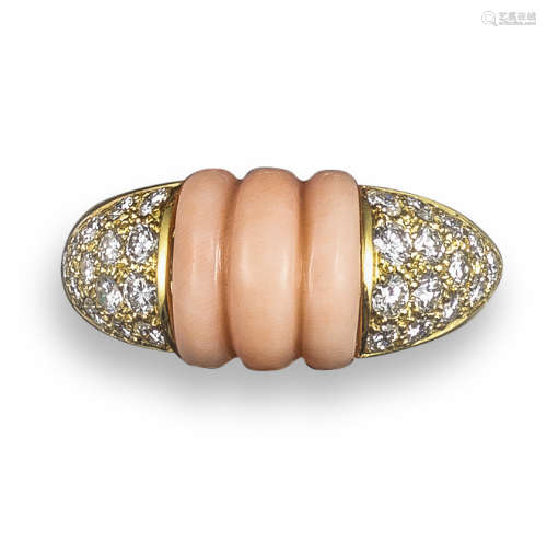 λ A coral and diamond bombé ring