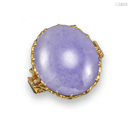 A lavender jade ring