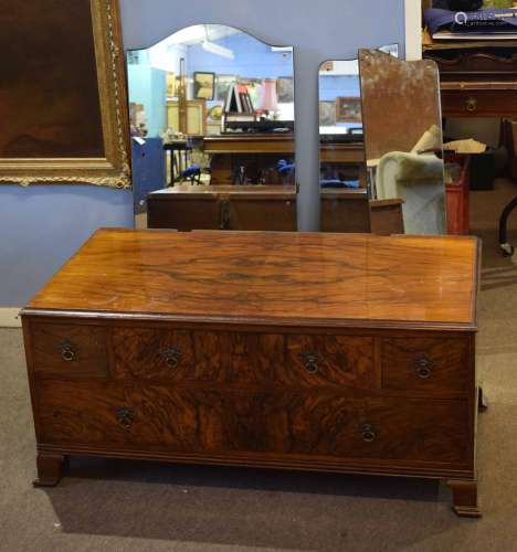 Early 20th century dressing table with two-fold triple mirror back and drawers to base, 112cm wide
