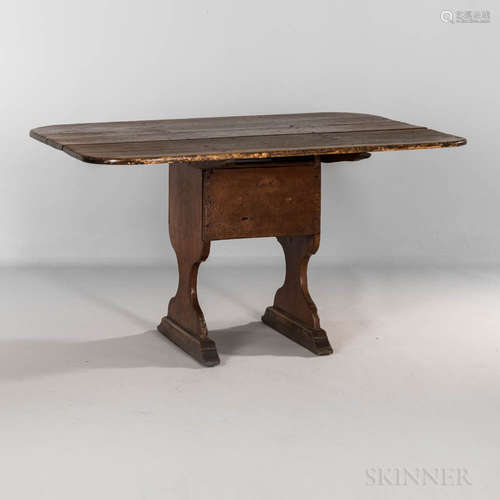 Rectangular-top Pine Shoe-foot Hutch Table