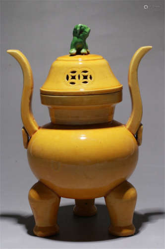 CHINESE PORCELAIN YELLOW GLAZE TRIPLE FEET LIDDED CENSER