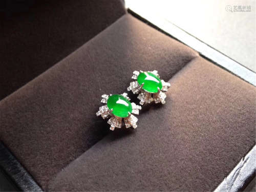 18K WHITE GOLD DIAMOND NATURAL JADEITE EARRINGS