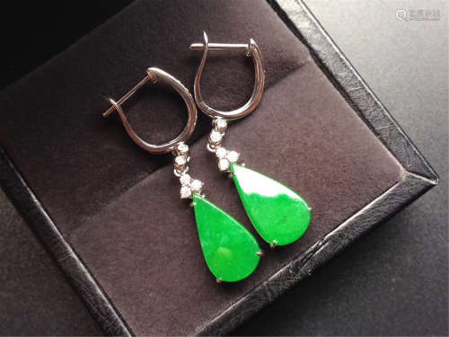 18K WHITE GOLD DIAMOND NATURAL JADEITE EARRINGS