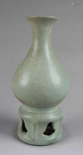 Chinese Ruyao Vase