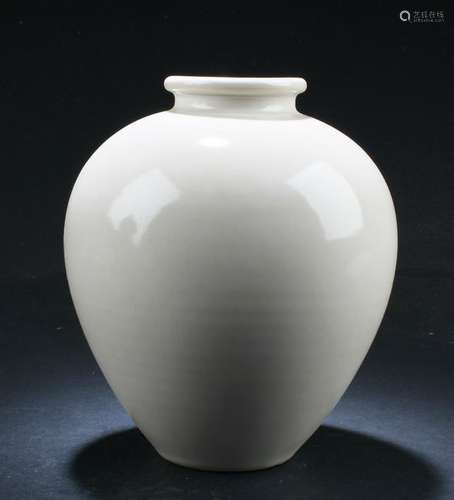 An Old Chinese Ding Yao Porcelain Jar