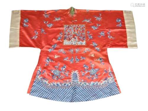 A Chinese red silk lady's semi-formal robe