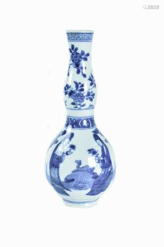 A Chinese blue and white bottle vase