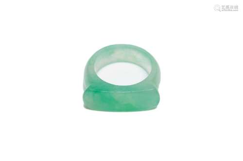 CHINESE JADEITE SADDLE RING