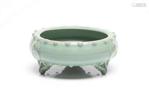 LONGQUAN CELADON DRUM FORM TRIPOD CENSER