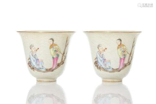 PAIR OF CHINESE FAMILLE ROSE PORCELAIN TEA CUPS