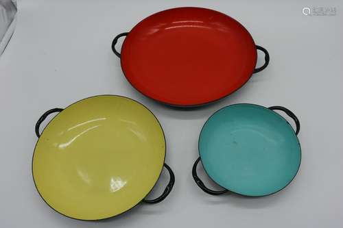 Set Of 3 Vintage Caravelle Enamelware Servers