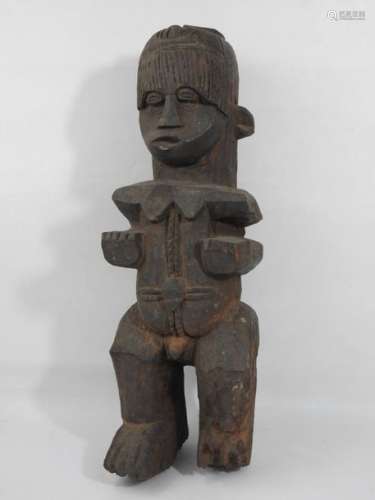 URHOBO NIGERIA, Statue en bois sculpté représentan…