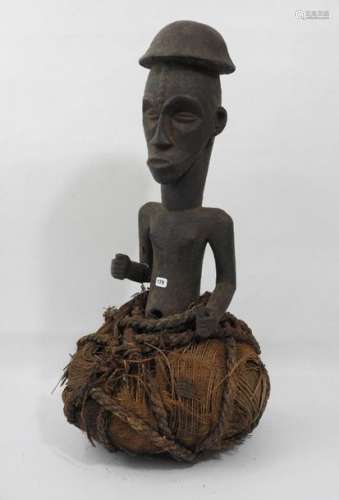 FANG GABON : Reliquaire en bois sculpté représenta…