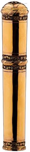 SiegellacketuiUm 1800. Gelbgold ca. 14 Karat. Leicht konische Ovalform mit Stülpdeckel. Zierfriese