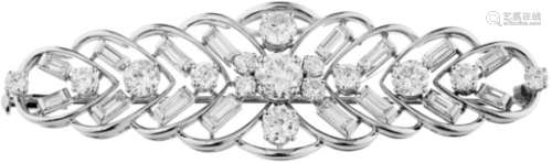 Diamant-BroscheWeissgold 750. 16 Diamant-Baguetten in unterschiedlichen Grössen. 15 Brillanten,