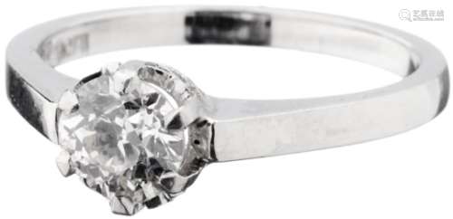 Diamant-Solitär-RingWeissgold 750. 1 Diamant, ca. 0.65 ct, 2 Auskerbungen auf der Rundiste.