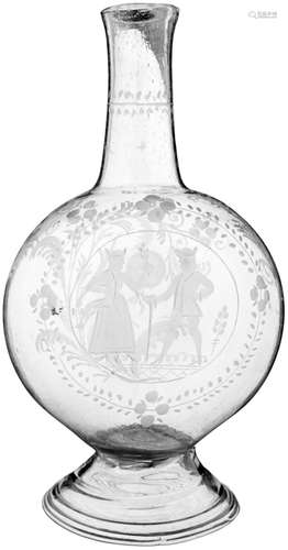 MassflascheWohl Flühli, um 1800. Farbloses, dünnwandig geblasenes Glas. Abgeplattete Kugelform.