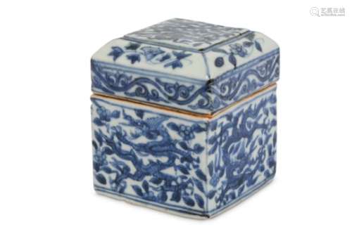 A CHINESE BLUE AND WHITE SQUARE SECTION 'DRAGON' BOX AND COVER.