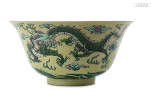 A CHINESE FAMILLE VERTE BISCUIT ‘DRAGON’ BOWL.