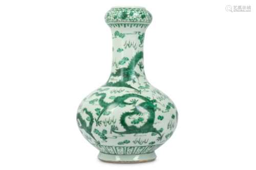 A CHINESE GARLIC-MOUTH ‘GREEN DRAGON’ VASE.