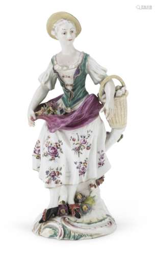 FIGURE OF EGG SELLER IN PORCELAIN PROBABLY GINORI EARLY 19TH CENTURY