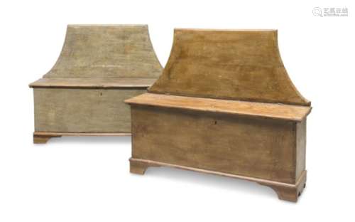 A PAIR OF BENCHES IN WALNUT 18TH CENTURY