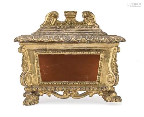 SMALL URN IN GILTWOOD 18TH CENTURY