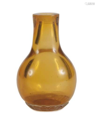 A SMALL YELLOW GLASS BOTTLE CHINA 20TH CENTURY