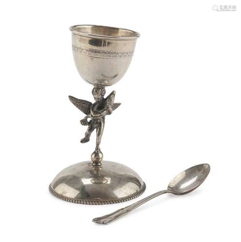 EGGCUP IN SILVER-PLATED METAL ENGLAND 20TH CENTURY