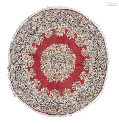 SMALL OVAL KIRMAN CARPET MID-20TH CENTURY