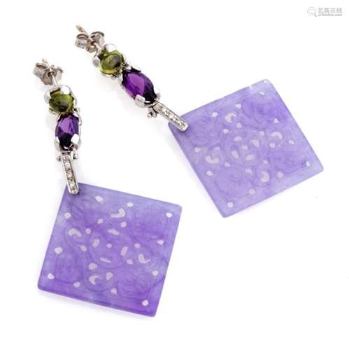 BEAUTIFUL PAIR OF EARRINGS