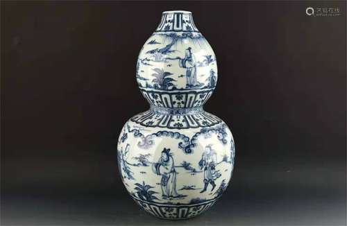 A Chinese Blue Glazed Porcelain Tea Bowl with Cover