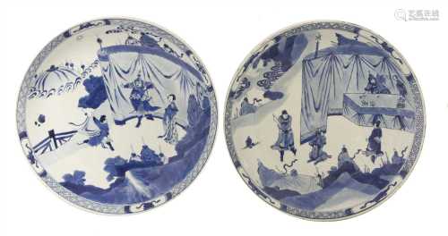 Two Chinese blue and white chargers,