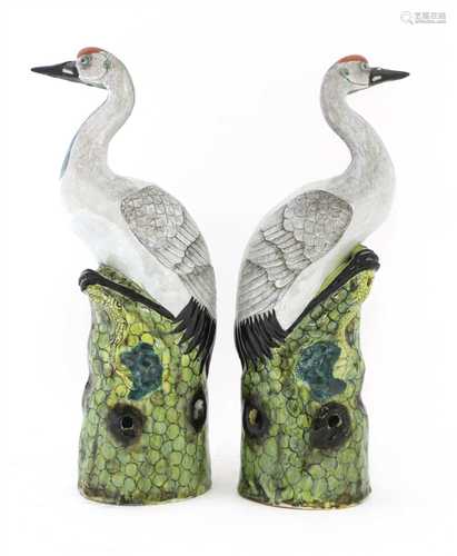 A pair of Chinese porcelain cranes,