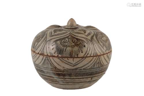 ANNAMESE FOLIATE-FORM CIRCULAR COVERED BOX, EARLY 15TH CENTURY