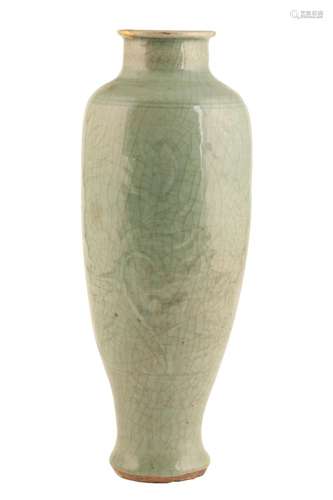 LONGQUAN CELADON SLENDER BALUSTER VASE, MING DYNASTY, 16TH / 17TH CENTURY