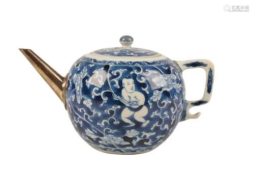 BLUE AND WHITE GLOBULAR TEAPOT AND COVER, KANGXI PERIOD