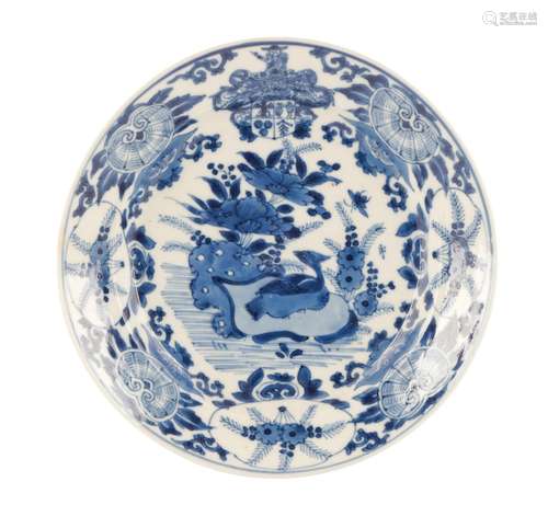 BLUE AND WHITE DUTCH-MARKET ARMORIAL PLATE, KANGXI PERIOD